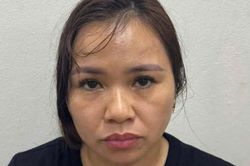 Ph&aacute;t hiện Trần Thị Ban d&ugrave;ng heroin trả lương cho 4 c&ocirc;ng nh&acirc;n ở H&agrave; Nội