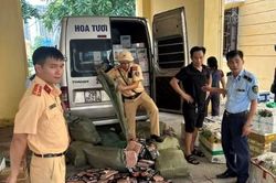 Xử phạt 17 triệu đồng đối tượng vận chuyển lô xúc xích không rõ nguồn gốc