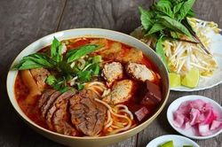 Ẩm thực Huế lọt top những điểm đến ẩm thực truyền thống độc đ&aacute;o của ch&acirc;u &Aacute;