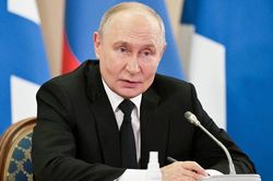 Tổng thống Putin: Ukraine sớm muộn g&igrave; cũng sẽ mất c&aacute;c v&ugrave;ng l&atilde;nh thổ ph&iacute;a T&acirc;y