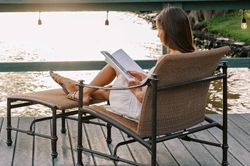 'Book-cation': Lên đường và tìm niềm vui sống từ sách, tại sao không?