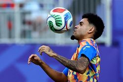 Al-Hilal ra gi&aacute; khủng cho Luis Diaz