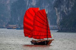 Vịnh Hạ Long được tìm kiếm nhất hè 2026