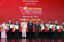 'Vinh quang Việt Nam' vinh danh 13 tập thể, c&aacute; nh&acirc;n kiến tạo, cống hiến