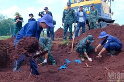 Khen thưởng tinh thần vượt khó trong công tác tìm kiếm hài cốt liệt sĩ của Đội K72