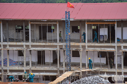 'Sao vuông' xây trường học