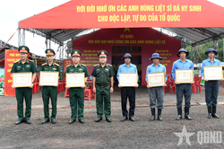 Quân khu 7 khen thưởng đột xuất các lực lượng tìm kiếm, quy tập hài cốt liệt sĩ tại Đồng Nai