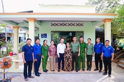 Khánh thành, bàn giao nhà tình nghĩa cho gia đình thân nhân liệt sĩ tại xã Tam Xuân