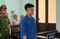 Thua lỗ tiền ảo, b&aacute;c sĩ trở th&agrave;nh kẻ trộm v&agrave;ng v&agrave; nhận &aacute;n 11 năm t&ugrave;