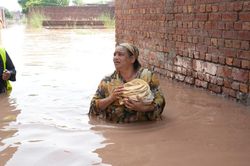 Hơn 100 người thiệt mạng v&igrave; mưa lớn, lũ qu&eacute;t ở Pakistan