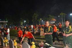 Hàng nghìn ngọn nến tri ân thắp sáng khắp Nghĩa trang Liệt sĩ A1 ở Điện Biên