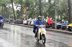 Thời tiết ng&agrave;y 28/7: Mưa lớn diện rộng ở Bắc Bộ