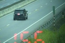Xử l&yacute; t&agrave;i xế chạy tốc độ 156 km/h tr&ecirc;n cao tốc Nội B&agrave;i - L&agrave;o Cai