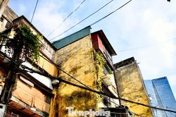Bên trong khu tập thể Ngọc Khánh xuống cấp, chờ dự án cải tạo