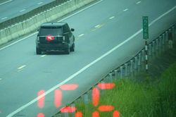 Xử phạt nữ t&agrave;i xế l&aacute;i xe gấp đ&ocirc;i tốc độ cho ph&eacute;p tr&ecirc;n cao tốc