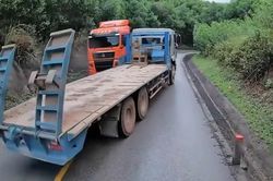 Cục CSGT đề nghị kẻ vạch liền, không cho phép 'mượn' đường ngược chiều để vượt xe