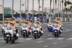 Đến chung kết Hội thao CAND ở Đ&agrave; Nẵng, du kh&aacute;ch được cưỡi ngựa, ngồi m&ocirc; t&ocirc; đặc chủng