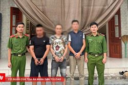 Bắt giữ 3 đối tượng tổ chức sử dụng chất ma túy