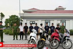 Khởi tố 27 bị can mang hung kh&iacute; truy đuổi nhau tr&ecirc;n đường