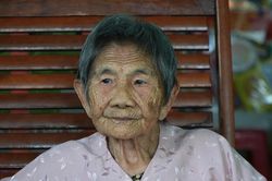 Mẹ Việt Nam Anh hùng mất chồng, con trai: 'Người còn ảnh thì chưa thấy mộ, người có mộ lại không còn ảnh'