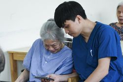 Bộ Y tế đề xuất trang bị kiến thức chuẩn bị tuổi gi&agrave; cho người từ 40 tuổi