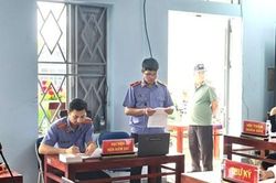 Lãnh đạo VKSND tỉnh Lai Châu tham gia xét xử và tuyên truyền pháp luật