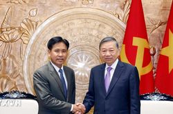 Tổng B&iacute; thư, Chủ tịch nước tiếp Ch&aacute;nh &aacute;n T&ograve;a &aacute;n nh&acirc;n d&acirc;n tối cao L&agrave;o