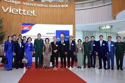 Chủ tịch Quốc hội Vương quốc Campuchia thăm Tập đoàn Viettel