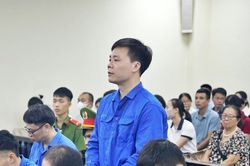 '&Ocirc;ng tr&ugrave;m' sản xuất 100 tấn thực phẩm giả bị đề nghị 15-18 năm t&ugrave;