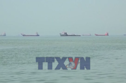 Lượng t&agrave;u qua eo biển Bab Al Mandeb giảm mạnh