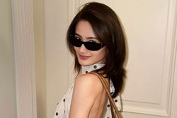 Ý Nhi khoe lưng trần mướt mắt sau khi xuống tóc