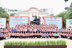 TPHCM đ&oacute;n 120 'đại biểu nh&iacute;' tham dự Li&ecirc;n hoan thiếu nhi Việt Nam - L&agrave;o - Campuchia