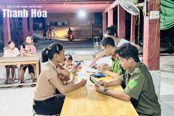 Xã biên giới Mường Lát triển khai cao điểm tích hợp tiện ích số trên VNeID