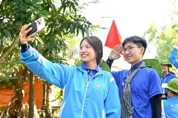 Một ngày theo chân chiến sĩ Mùa hè xanh ở Vĩnh Bình