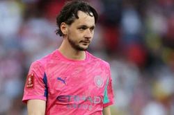 Leeds United tiến gần chữ ký 40 triệu bảng của thủ thành James Trafford từ Man City