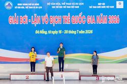 Kình ngư nhí Nguyễn Hồng Lê (Đồng Nai) giành cú đúp huy chương vàng, phá kỷ lục lứa tuổi Giải bơi vô địch trẻ quốc gia 2026