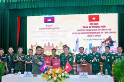 Gia Lai v&agrave; Ratanakiri tăng cường phối hợp, giữ vững bi&ecirc;n giới h&ograve;a b&igrave;nh, hữu nghị