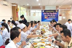 Công đoàn cơ sở Bệnh viện Đa khoa Khánh Hòa tổ chức 'Bữa cơm công đoàn'