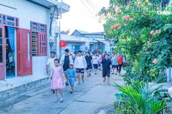 Khám phá vẻ đẹp làng Bích họa Hòn Thiên