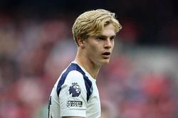 Manchester United hỏi mua Lucas Bergvall: Tottenham ra giá 50 triệu bảng cho ngọc quý