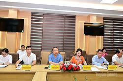 Chủ tịch UBND tỉnh Phan Huy Ngọc tiếp Đo&agrave;n chuy&ecirc;n gia của Mạng lưới C&ocirc;ng vi&ecirc;n địa chất to&agrave;n cầu UNESCO