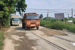 Đường tránh xuống cấp: Người dân di chuyển gặp khó