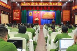 Bồi dưỡng nghiệp vụ ph&aacute;p luật h&agrave;nh ch&iacute;nh C&ocirc;ng an khu vực ph&iacute;a Nam