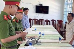 Truy tố nguy&ecirc;n Chủ tịch UBND x&atilde; 'tiếp tay' cho vợ lừa gần 15 tỷ đồng