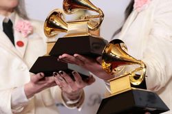 Grammys 2027: Những ứng viên sáng giá cho giải Album của năm dần lộ diện