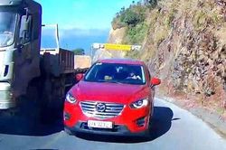 Cục CSGT đề nghị cấm mượn làn đường ngược chiều để vượt xe