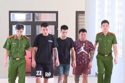 Bắt nhóm người mượn cớ va quệt xe để cưỡng đoạt tài sản