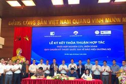 Ký thỏa thuận hợp tác nghiên cứu, sửa đổi Quy chuẩn kỹ thuật Quốc gia về báo hiệu đường bộ