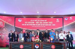 SABECO gia hạn hợp tác chiến lược với VFF tiếp sức cho bóng đá Việt Nam