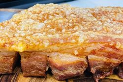 Bí quyết làm món ngon heo quay bì giòn rụm, đừng bỏ qua 2 bước quan trọng này